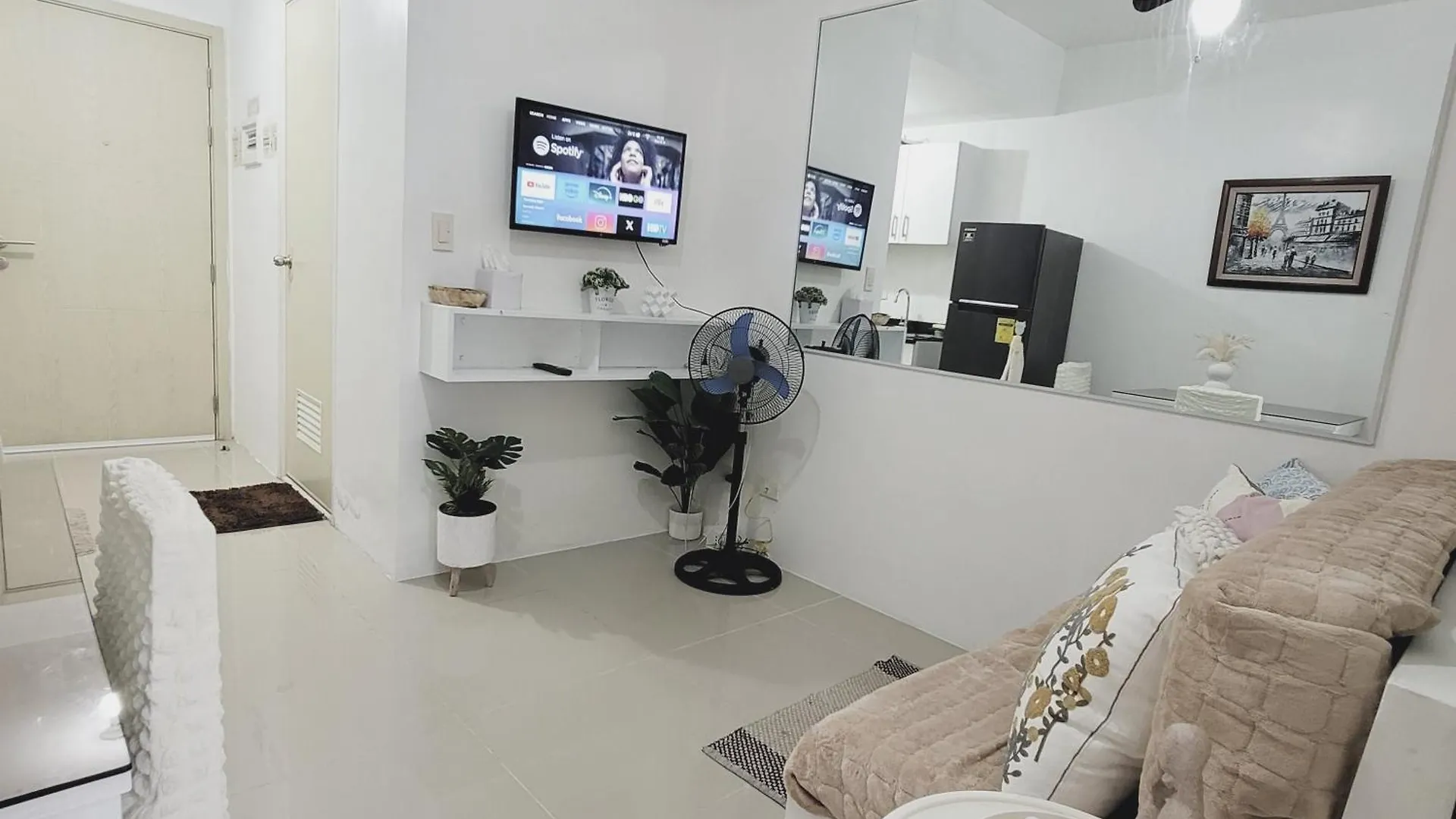 Aparthotel Overlooking City View Suite At Lynz Staycation Manila Philippines